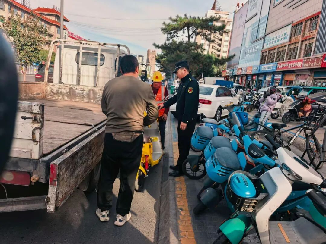 【文明通辽 宜居宜行】科尔沁区对共享单车乱停乱放说不！